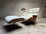 Vitra - Charles & Ray Eames - Loungestoel met voetenbank (2), Antiek en Kunst