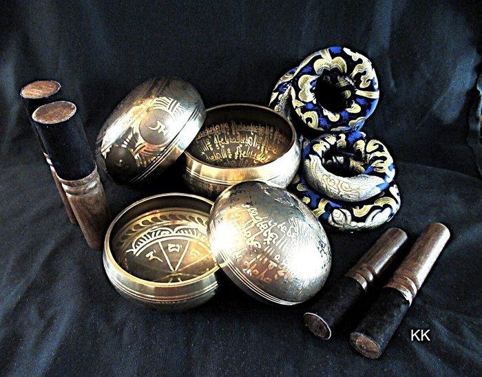 Klankschaal - Groot lot Klankschalen sets - 4x 3 delige, Antiek en Kunst, Antiek | Overige Antiek