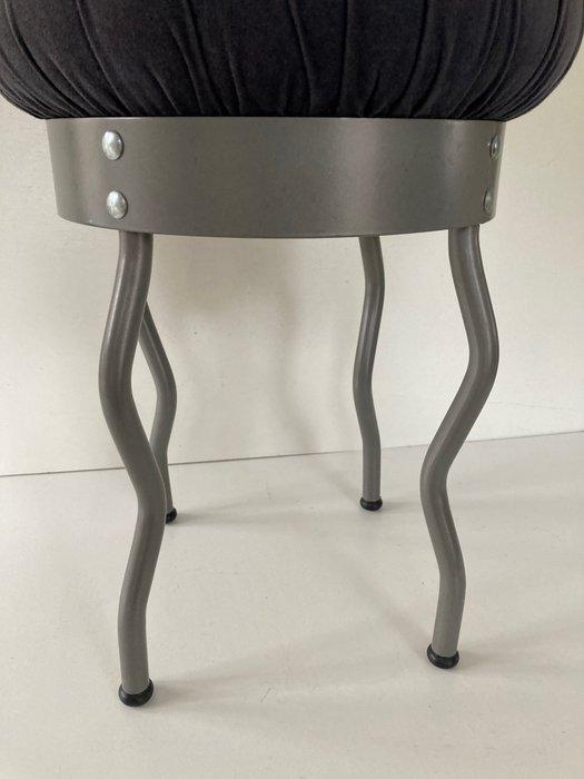 IKEA - Ivar Ledang - Kruk - Metaal - stof - Kruk Uri, Antiek en Kunst, Curiosa en Brocante