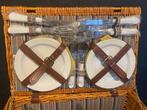Stijlvolle picknickmand met inhoud voor 4 personen - Mand -