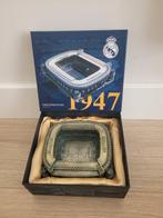 Estadio Santiago Bernabéu. Brons. Real Madrid Club de, Nieuw