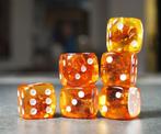 Dobbelstenen - Amber Dobbelstenen hoeveelheid 6, Antiek en Kunst