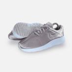 Nike Tanjun Premium Particle Rose Satin (W) - Maat 37.5, Kleding | Dames, Schoenen, Nike, Gedragen, Sneakers of Gympen, Verzenden