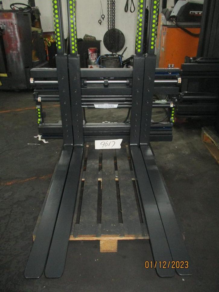 Cascade Vorkenversteller Dubbel, Zakelijke goederen, Machines en Bouw | Heftrucks en Intern transport, Verzenden