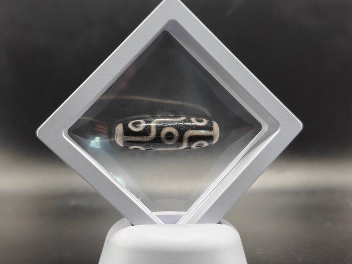 Zeer oude Tibetaanse agaat 9-ogen Dzi met standaard - voor, Verzamelen, Mineralen en Fossielen