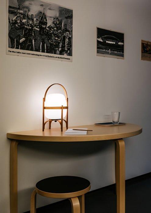 Artek - Alvar Aalto - Eettafel - Mezzaluna mod. 95 Artek, Antiek en Kunst, Antiek | Meubels | Stoelen en Banken