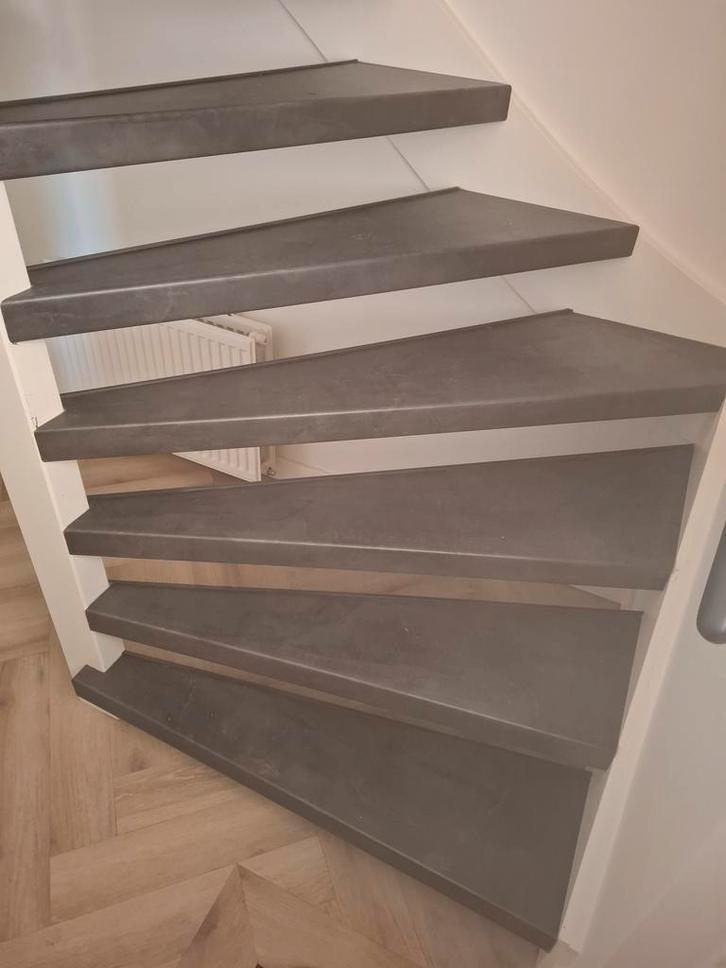 Traprenovatie | CPL Toplaag | Open trap | Mexform, Diensten en Vakmensen, Vloerleggers en Parketteurs