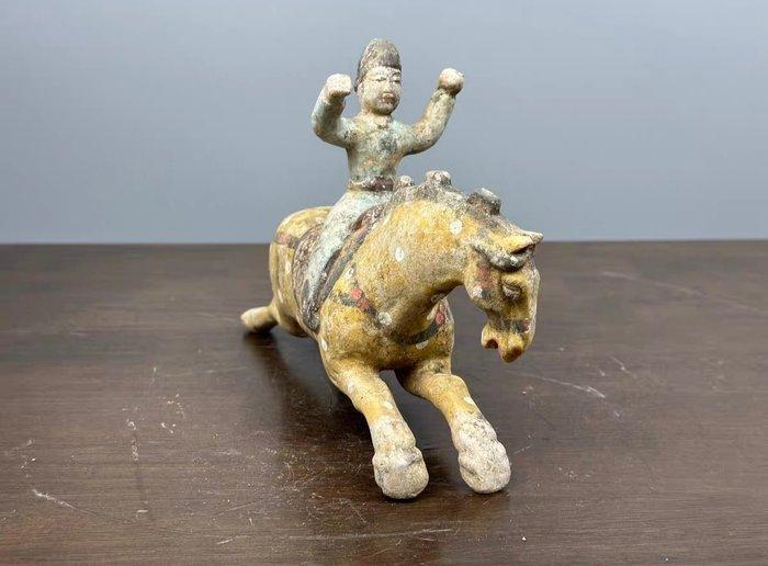 Oud Chinees, Tang-dynastie 618 - 907, keramiek uit de, Antiek en Kunst, Antiek | Overige Antiek