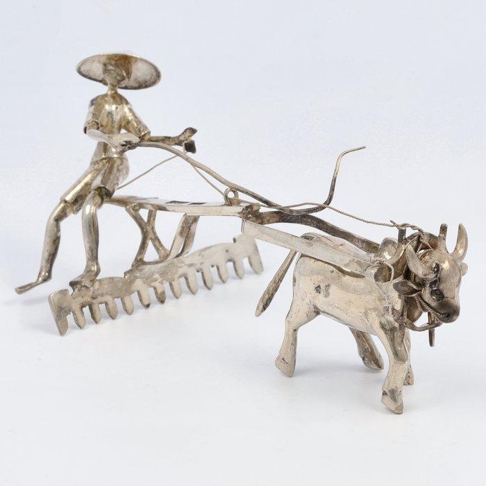 Sri Moelyo Silver - Boer met ploeg - Miniatuur figuur -, Antiek en Kunst, Antiek | Goud en Zilver
