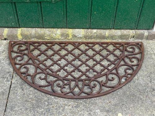 Architectonisch ornament - Grote halfronde rustieke deurmat, Antiek en Kunst, Curiosa en Brocante