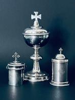 Ensemble bestaande uit drie katholieke liturgische