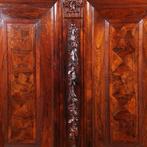 Majestieuze en zeer verfijnde rankenkast ca 1800 No331520, Antiek en Kunst, Antiek | Meubels | Kasten, Ophalen of Verzenden