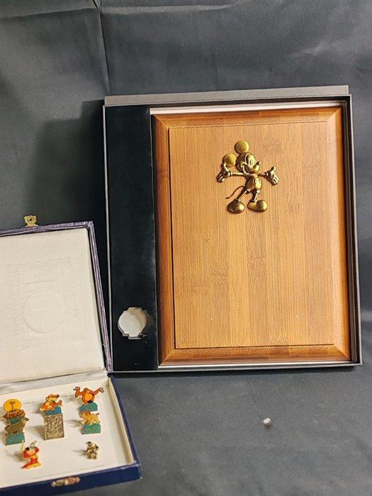 Disneyland Paris - 9 pins, Verzamelen, Disney