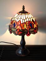 Fraaie Tiffany stijl tafellamp kleur rood roze in Art