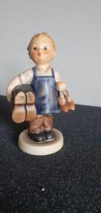 Goebel - Beeldje - Prachtige zeer oude Hummel  Boots  -, Antiek en Kunst