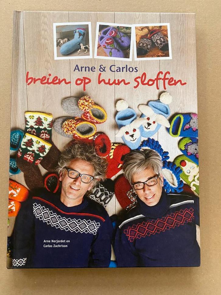 Arne en Carlos breien op hun sloffen - 30 sloffen - NIEUW, Boeken, Hobby en Vrije tijd, Zo goed als nieuw, Breien en Haken, Ophalen of Verzenden