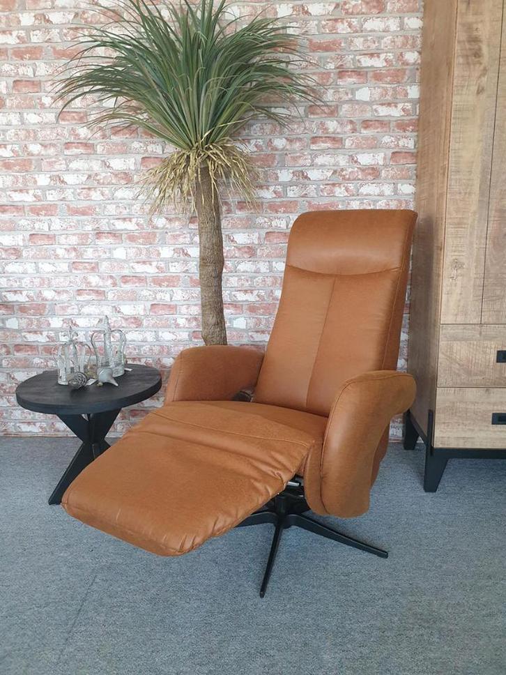 Relaxfauteuil Delden Microleder Cognac - Elektrisch + Accu, Huis en Inrichting, Fauteuils, 50 tot 75 cm, Minder dan 75 cm, Nieuw