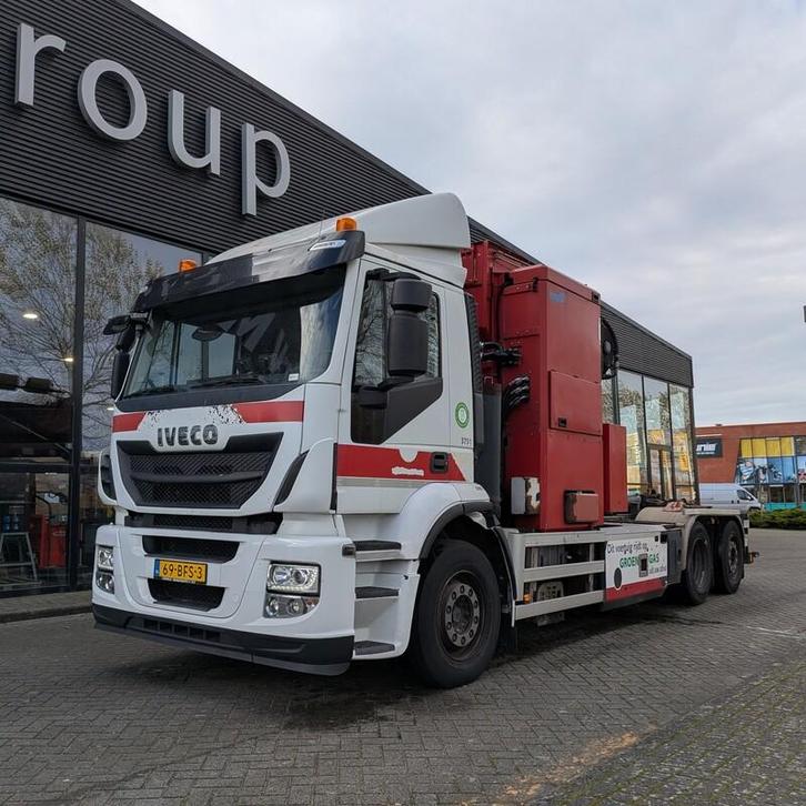Vrachtwagen met zijlader IVECO, AD260SY/PS CNG, bouwjaar, Auto's, Vrachtwagens