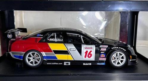 Autoart 1:18 - Modelauto - Cadillac CTS-V SCCA World, Hobby en Vrije tijd, Modelauto's | 1:5 tot 1:12