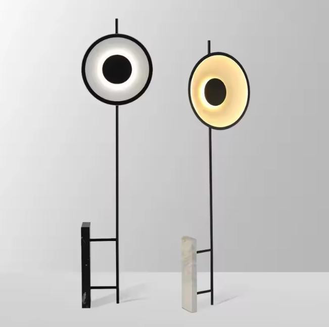 Nordic Design Vloerlamp – Modern met Marmeren Voet, Huis en Inrichting, Lampen | Vloerlampen, Nieuw, Verzenden