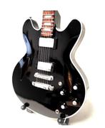 Miniatuur Gibson ES-335 gitaar met gratis standaard, Nieuw, Ophalen of Verzenden, Pop, Beeldje of Miniatuur