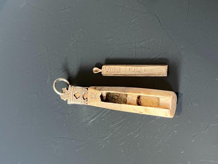 Middeleeuwen, kruisvaardersperiode Zilver, Been Memento Mori, Antiek en Kunst, Antiek | Overige Antiek