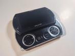 PSP GO zwart met garantie, hoes en lader, Spelcomputers en Games, Spelcomputers | Sony PSP, Met games, Zwart, Refurbished, Ophalen of Verzenden