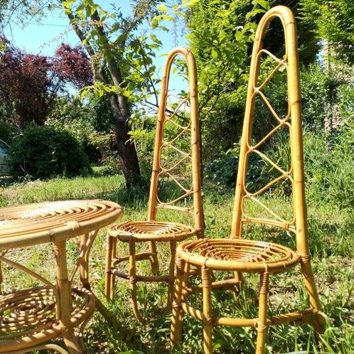 Zitgroep - Bamboe - Twee stoelen met hoge rugleuning en, Antiek en Kunst, Curiosa en Brocante