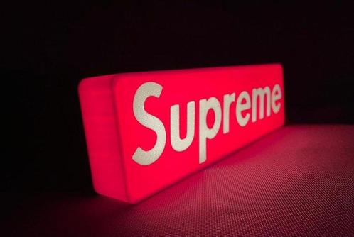 Supreme (No Reserve) - Lichtbak - Plastic, Antiek en Kunst, Antiek | Wandborden en Tegels