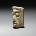 Mixteken, Mexico Jade Maskervormige hanger. 800 - 1200