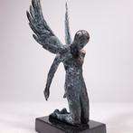 J. Chol - Kneeling Angel (Bronze sculpture - limited), Antiek en Kunst