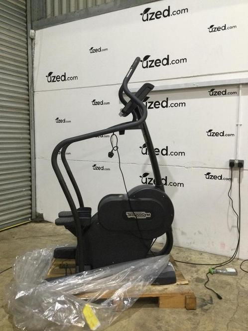 Technogym Step 1000 TV, Sport en Fitness, Fitnessapparatuur, Gebruikt