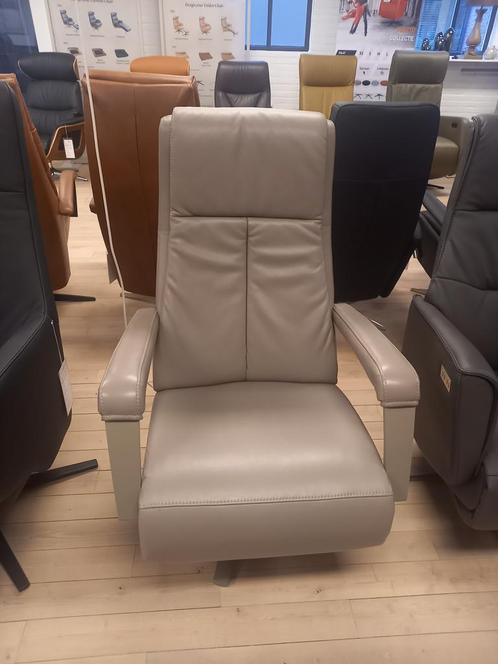 RELAXFAUTEUIL MET 3 MOTOREN, Huis en Inrichting, Fauteuils, 75 tot 100 cm, Nieuw, 50 tot 75 cm, Leer, Ophalen