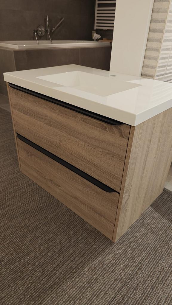 Badmeubel Eiken kleur 80x51cm met zwarte opleggreep NIEUW, Huis en Inrichting, Badkamer | Badkamermeubels, Wastafelkast, Nieuw