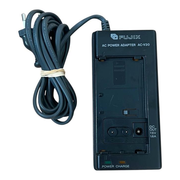 FUJIX AC-V30 – Adapter voor NP-33 / NP-55 / NP-66 / NP-77 /, Audio, Tv en Foto, Fotografie | Fotostudio en Toebehoren, Zo goed als nieuw