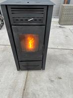 Goed werkende pelletkachel met nieuwe printplaat, Zo goed als nieuw, Hout, Vrijstaand, Pelletkachel