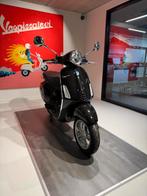 Vespa Primavera 50cc Scooter – Glans Zwart – Nieuw, Maximaal 45 km/u, Nieuw, Ophalen of Verzenden, Benzine