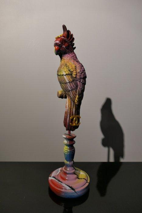 RichART - Coco Chanel ;-) Perroquet multicolore version, Antiek en Kunst, Kunst | Designobjecten