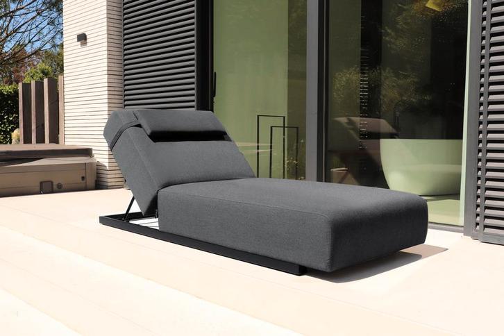 Flow Lio daybed sooty met zwart aluminium frame |, Tuin en Terras, Tuinsets en Loungesets, Ophalen of Verzenden
