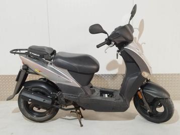 Kymco Agility 50 / 12 inch / 2008 /zilvergrijs/zwart beschikbaar voor biedingen