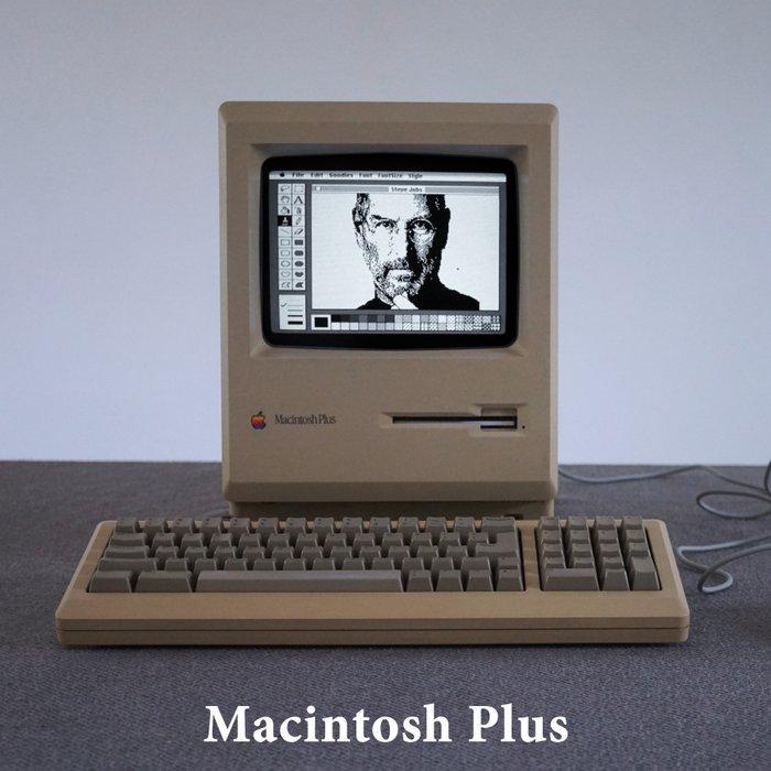 Apple Macintosh PLUS signed by “Steve Jobs” [REFURBISHED] -, Spelcomputers en Games, Spelcomputers | Overige Accessoires