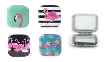 Flamingo spiegel beschikbaar voor biedingen