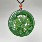 Gecertificeerde nephrietjade Hanger met bloem- en vogelthema