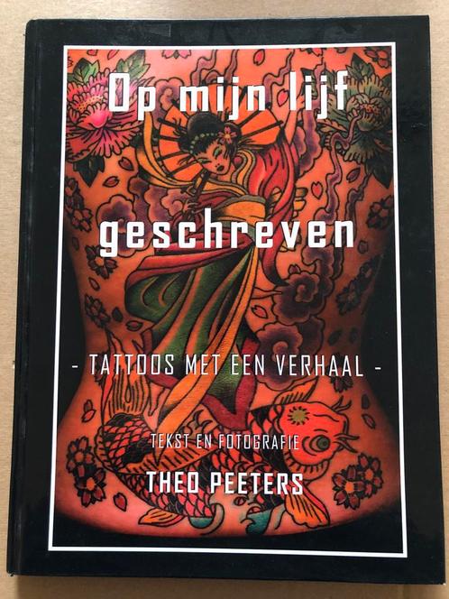 Fotoboek - Tattoos met een verhaal - licht erotisch, Boeken, Kunst en Cultuur | Fotografie en Design, Zo goed als nieuw, Fotografen