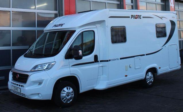 3 pers. Pilote camper huren in Nijkerk? Vanaf € 158 p.d. - G, Caravans en Kamperen, Verhuur