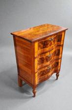 Ladekast - Walnoot, Wortelnotenhout, Esdoorn - Achttiende