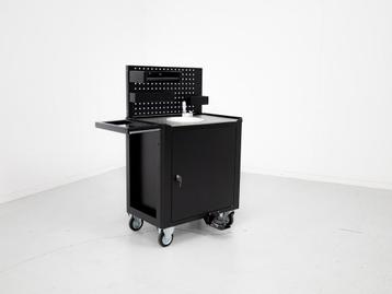 Servetrolley met handen was unit beschikbaar voor biedingen