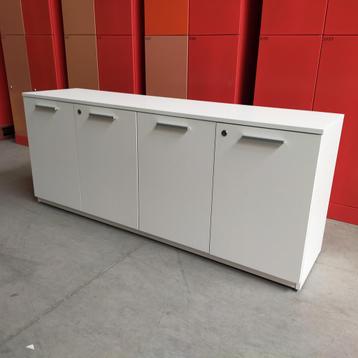Witte houten 4-deurs kast Häfele - 67x160x40 cm beschikbaar voor biedingen