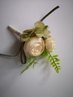 Luxe corsage, corsage champagne ranonkels, groen met besjes, Ophalen of Verzenden, Nieuw