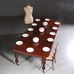 Antieke tafels  / Engelse pull out eetkamertafel ca. 1860 in